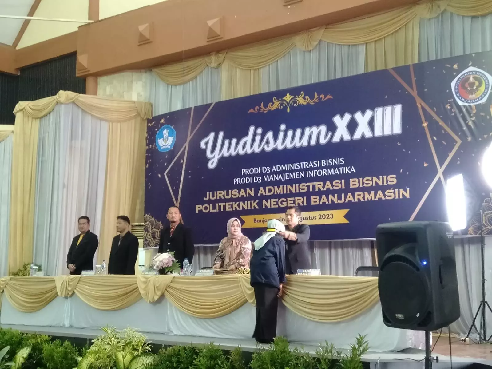 Yudisium Ke-23, Poliban Dorong Alumni Jurusan Administrasi Bisnis Bisa ...